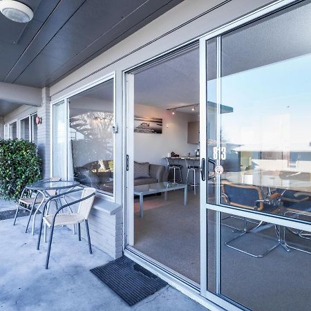 Twin Peaks Lakeside Inn Таупо Экстерьер фото